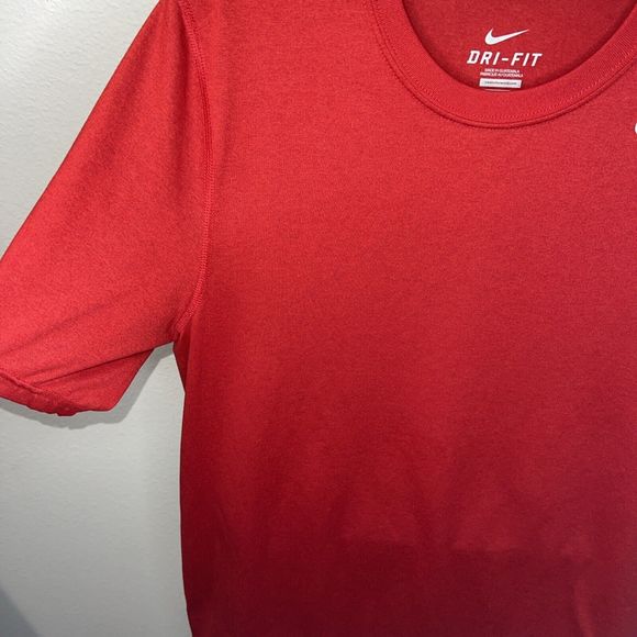 Nike Pro Dri-Fit Red Short Sleeve Fitted Shirt‎ Size S - Picture 4 of 5
